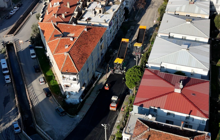 İzmir Bornova'da yol yenileme çalışmalarında rekor