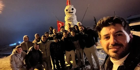 Trakya’nın en büyük kardan adamını yaptılar