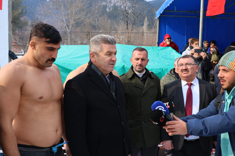 Artvin şavşat'ta kar üstünde güç savaşı!