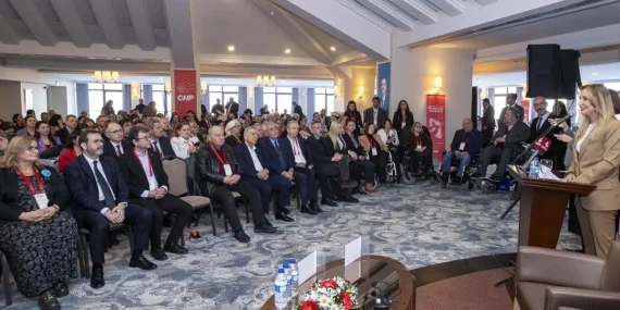 Aylin nazlıaka: türkiye’nin amiral gemisi i̇zmir