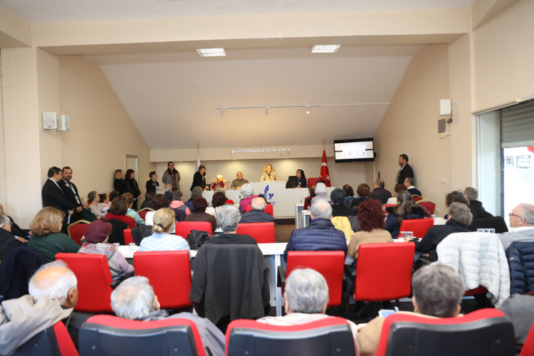 İzmir güzelbahçe'de '3. Yaş üniversitesi' eğitimleri