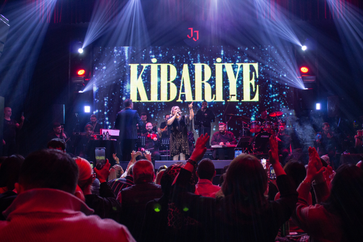 Kibariye mersin'de sevenleriyle buluştu