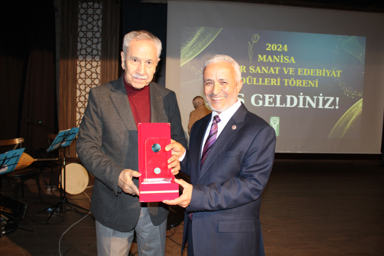 Manisa kültür, sanat, edebiyat ödülleri sahiplerini buldu