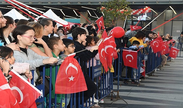 23-nisan-kutlamalari-ecem-boyaci-konseri-ile-taclandi-Abi616qz.jpg