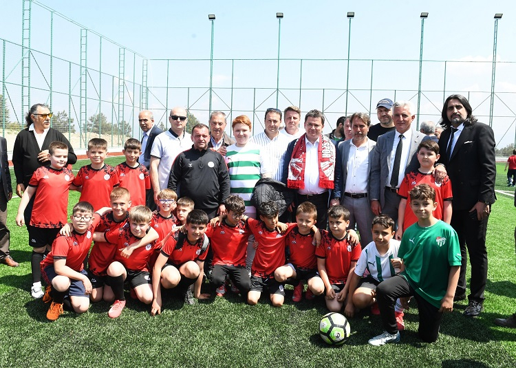 Bursa'da amatör futbol topluluğu bir tesis daha kazandı