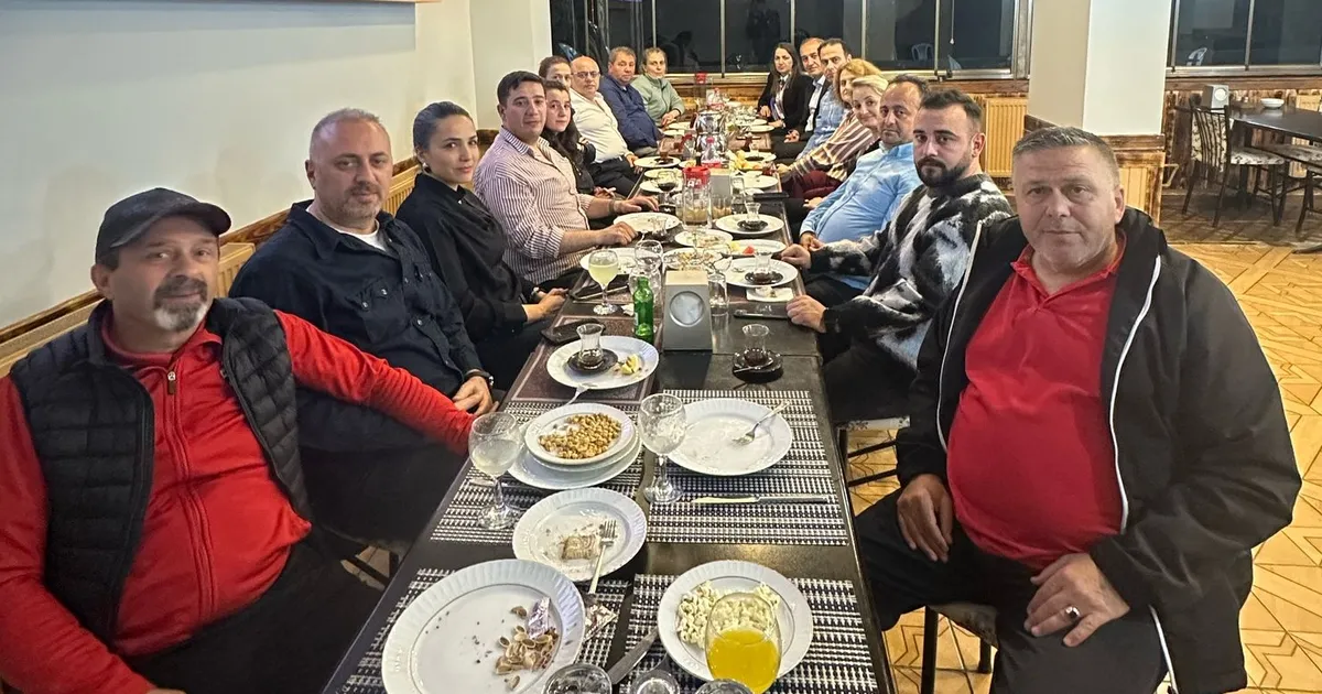 kars-genclik-ve-spor-mudurlugune-atanan-baskoyluye-veda-v1s3MnBi.webp