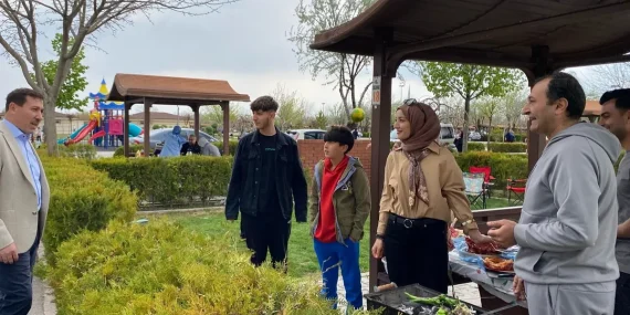Kılca, piknik ve hobi bahçelerinde vatandaşlarla bir ortaya geldi