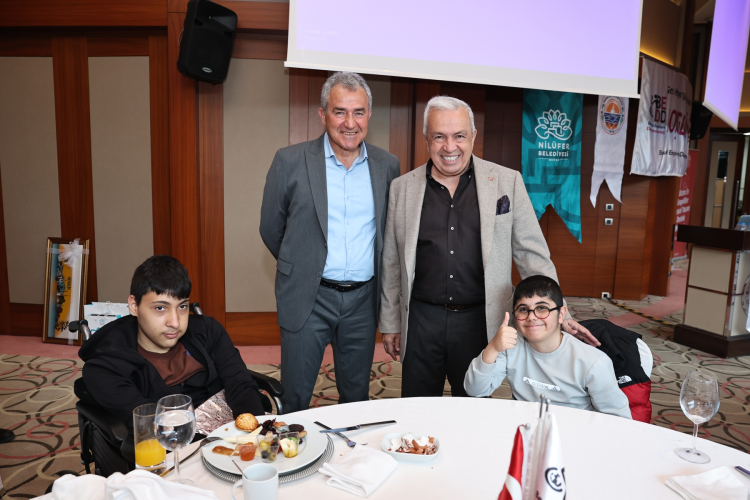 Lider şadi özdemir: problemlerin farkında olursak çözebiliriz