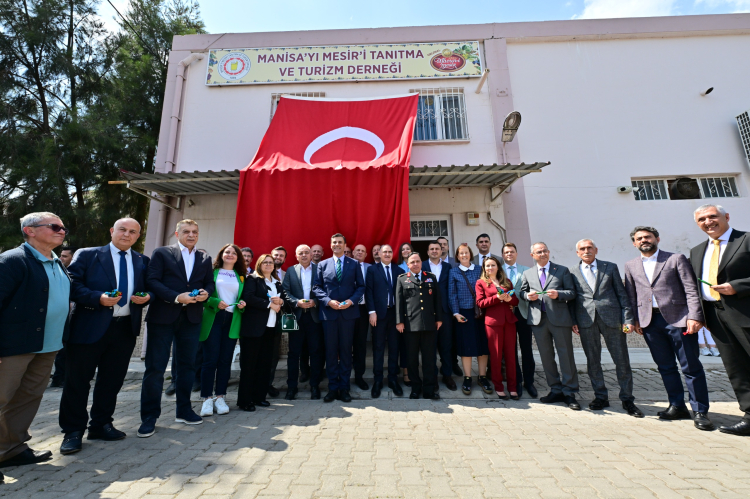 Manisa'da saçılacak 8 ton mesir macunun duası yapıldı