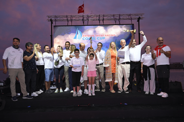 Antalya körfezi'nde heyecan dolu yarış
