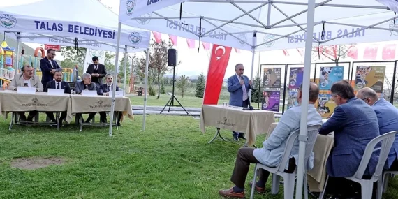 Kayseri talas’ta vatandaşlar lider yalçın’a soruyor