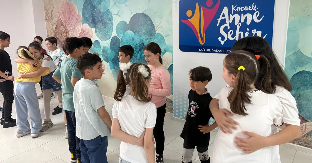 kocaelide-anne-sehir-ile-adim-adim-hayata-SlrN23jz.webp