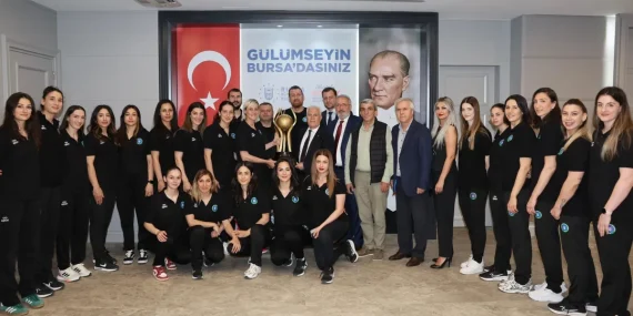 Lider bozbey’den şampiyon hentbol grubuna övgü