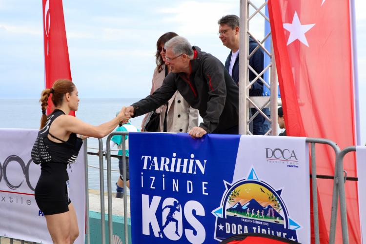 Mudanya'da 19 mayıs'a özel koşu... 367 atlet tabiat ve tarihin izinde koştu